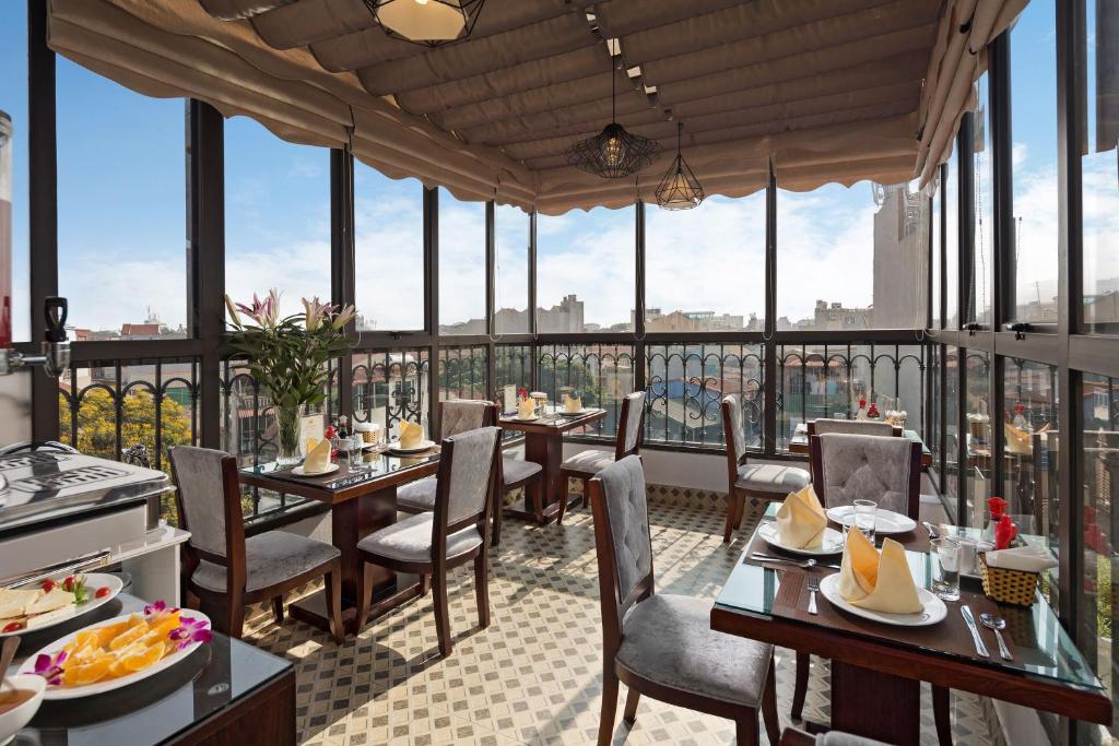 Golden Moon Suite Hotel & Travel – Hanoi