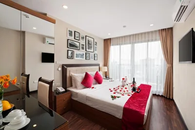 带阳台套房 — Golden Moon Suite Hotel & Travel
